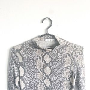 SNAKEPRINT MOCK-NECK